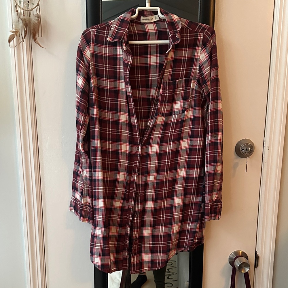 Abercrombie and Fitch Plaid Button-Up Shirt in Burgundy and White